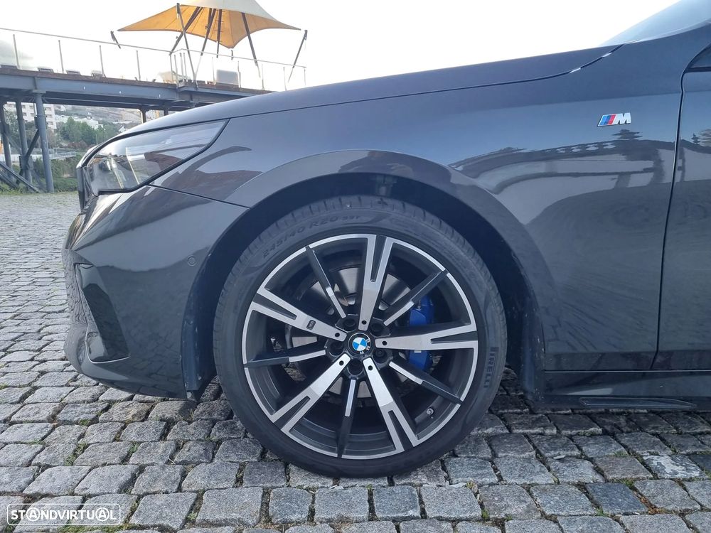 BMW 520 d Pack Desportivo M Pro - 16