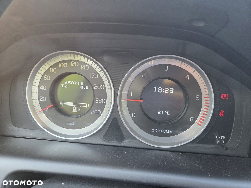 Volvo XC 60 D5 AWD Summum - 21