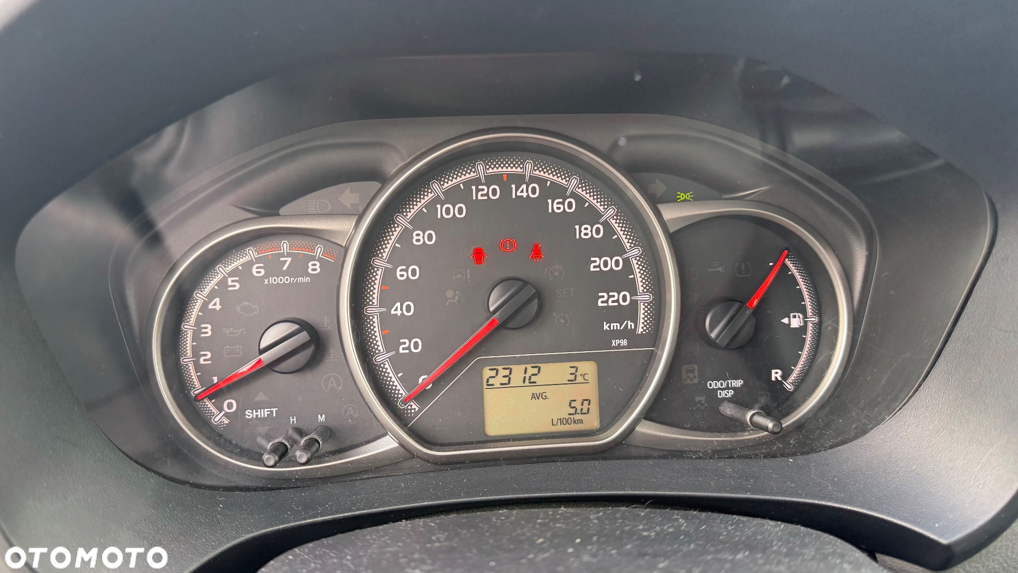Toyota Yaris 1.0 Active EU6 - 12