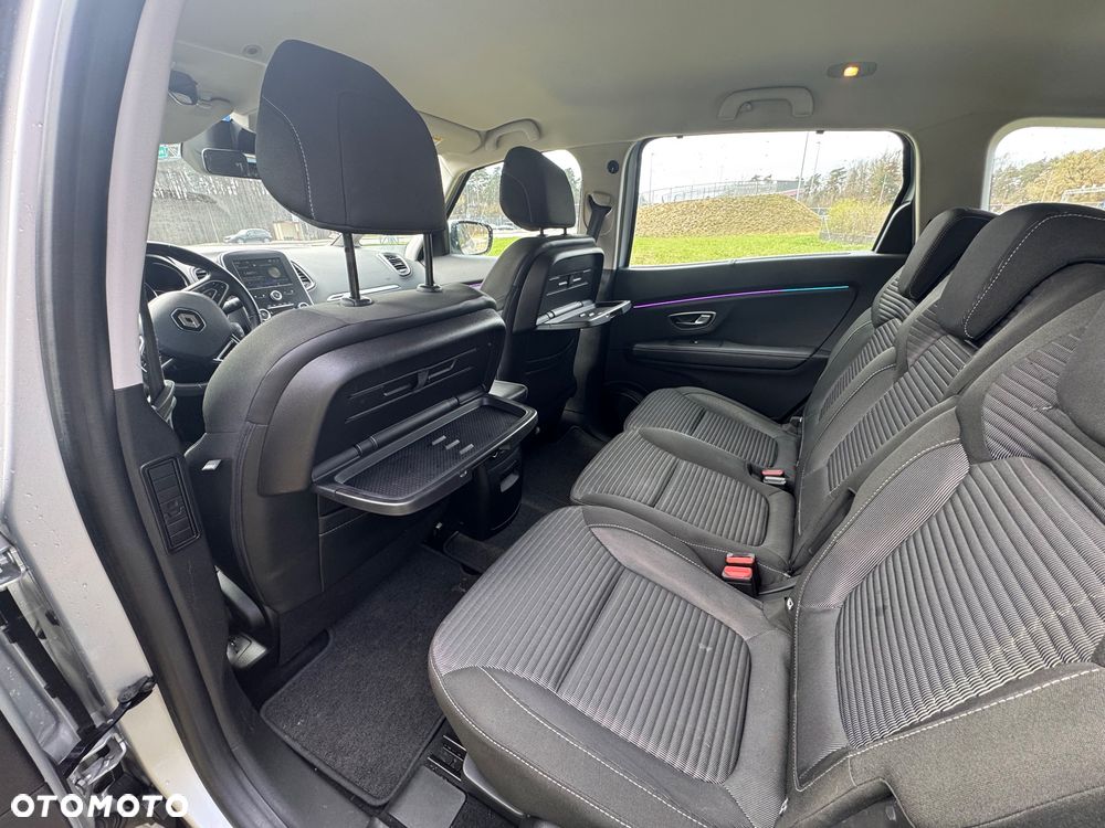 Renault Grand Scenic - 36