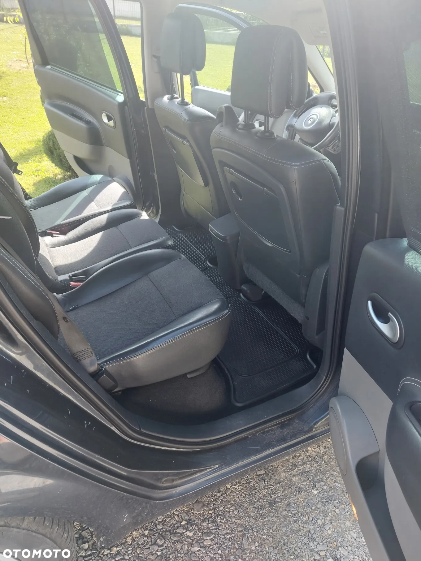 Renault Scenic 1.6 16V Emotion - 8