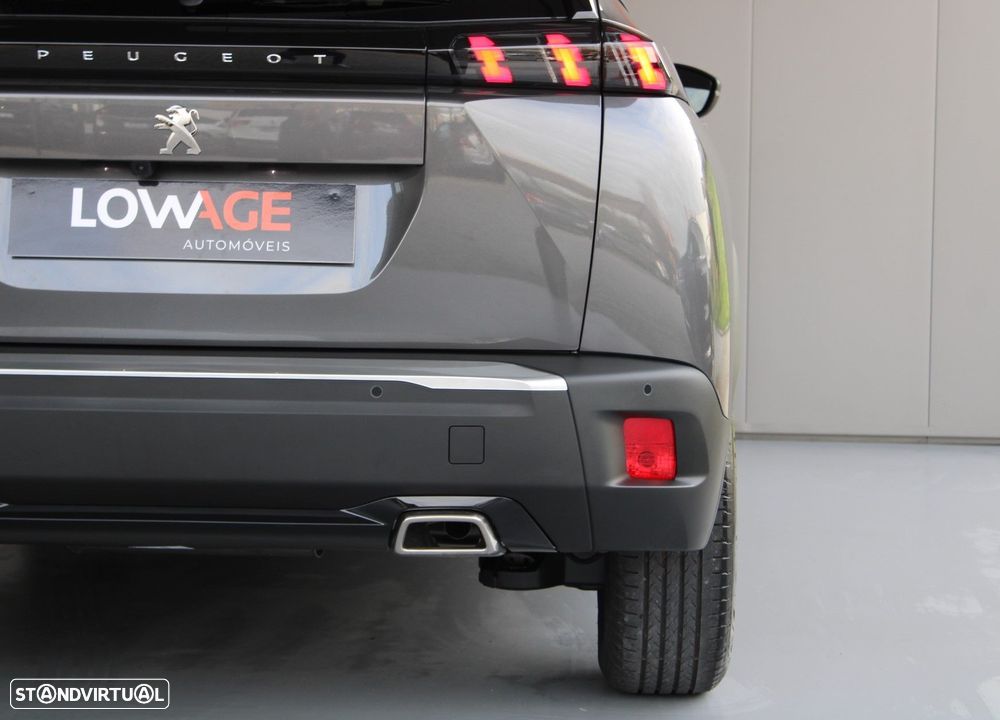 Peugeot 2008 1.2 PureTech Allure - 12