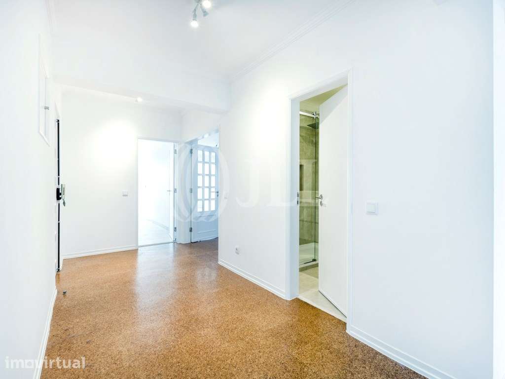 Apartamento T3 renovado centro de Carcavelos, Cascais - Grande imagem: 4/19