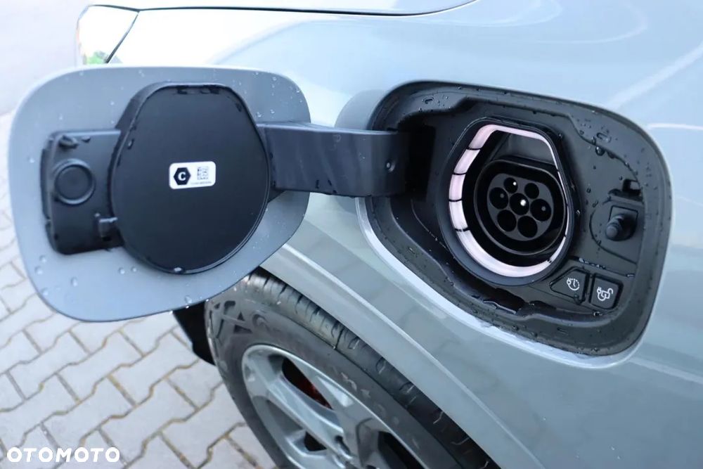 Ford Kuga 2.5P PHEV FWD ST-Line X eCVT - 17