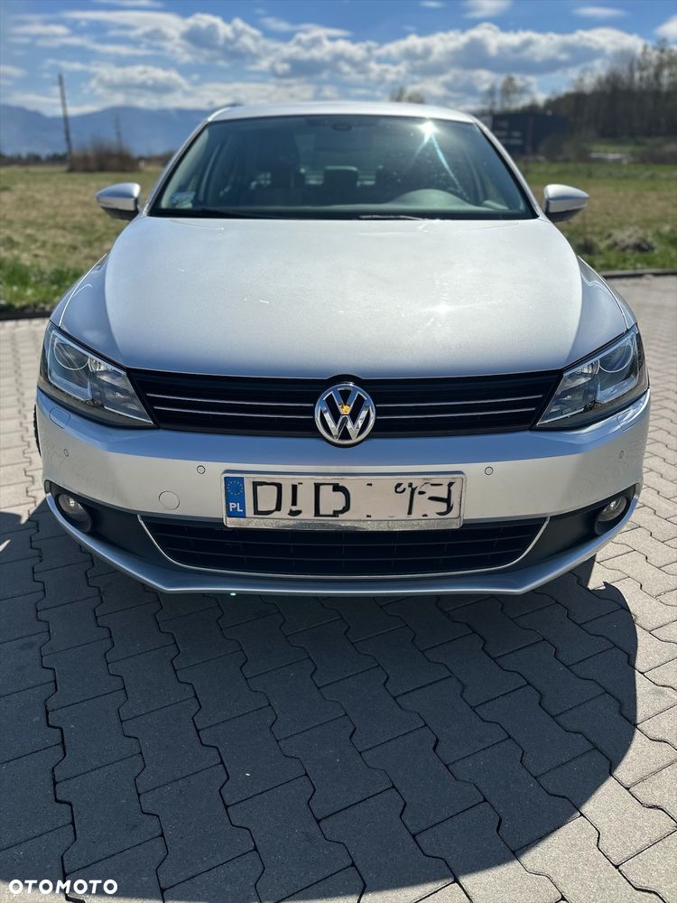 Volkswagen Jetta 2.0 TDI Highline Perfectline DSG - 2