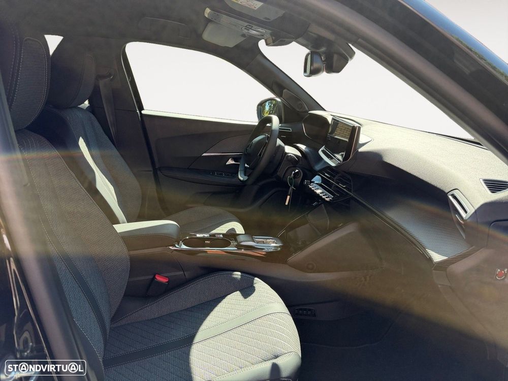 Peugeot 2008 1.2 Hybrid Allure e-DCS6 - 13