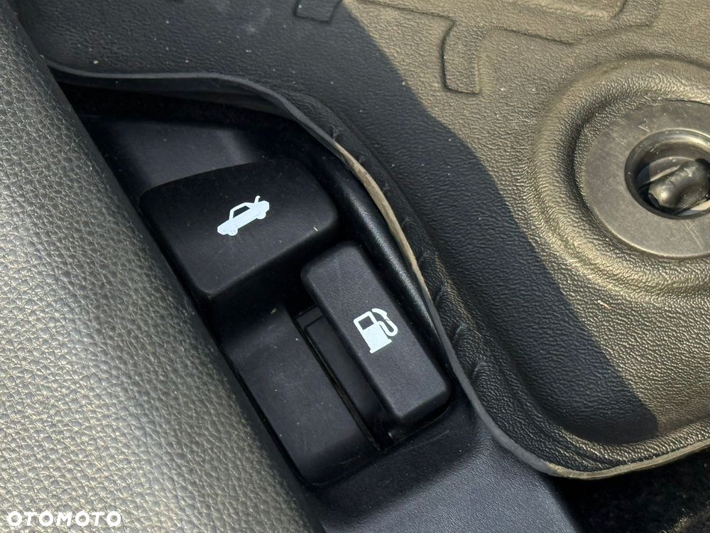 Toyota Corolla 1.6 Premium MS - 23