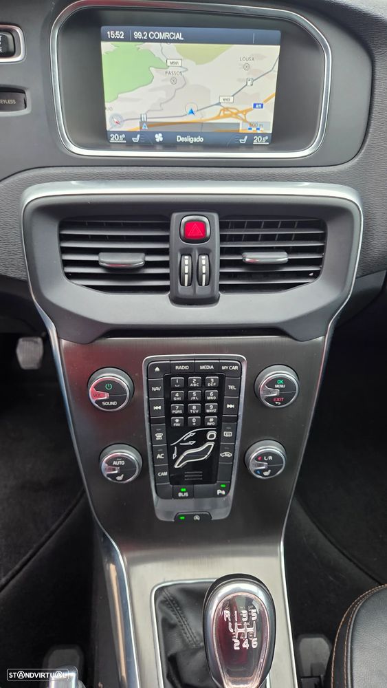 Volvo V40 Cross Country 1.6 D2 Momentum - 21