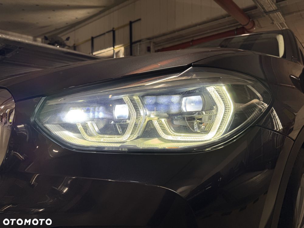 BMW X3 xDrive20d Luxury Line - 38