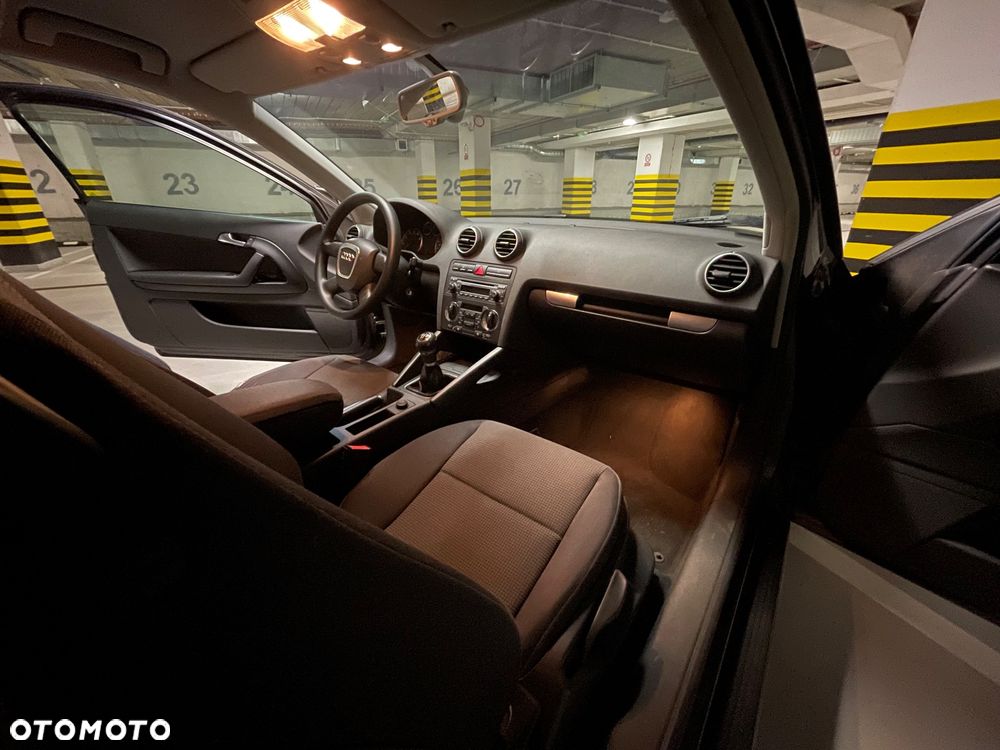 Audi A3 3-drzwiowe 1.6 Ambition - 12