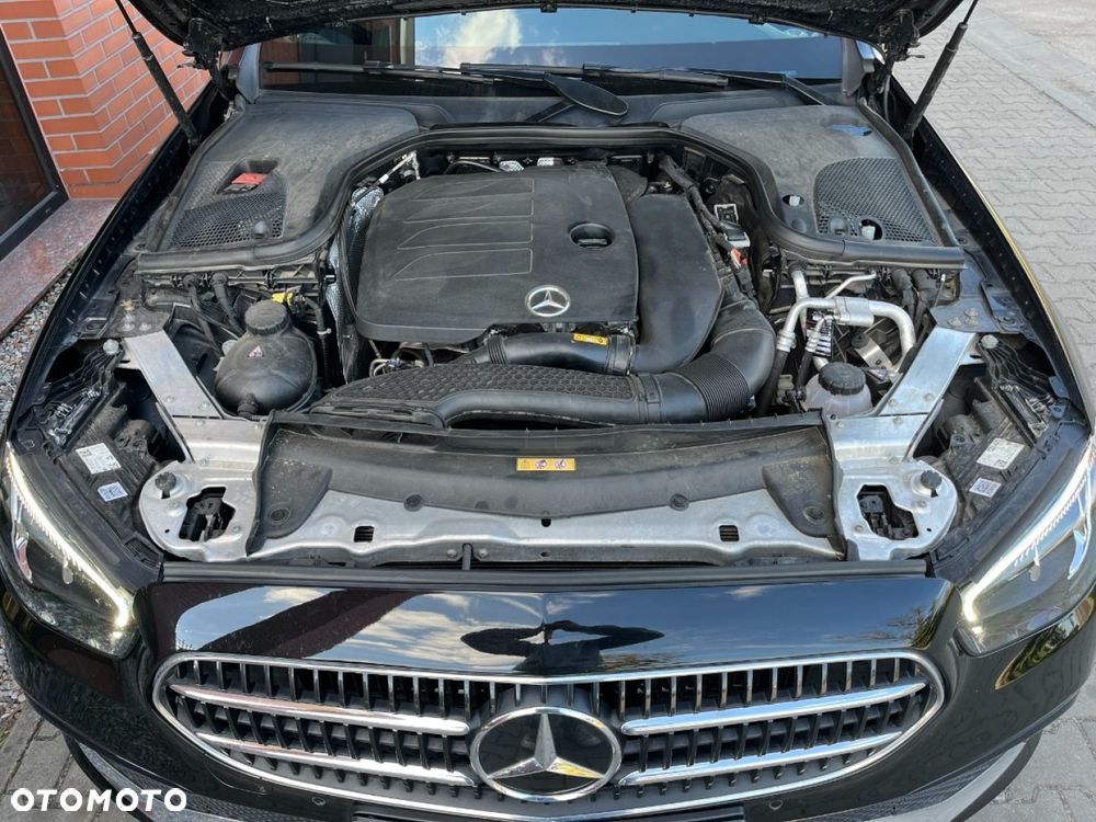 Mercedes-Benz Klasa E 200 9G-TRONIC Exclusive - 29