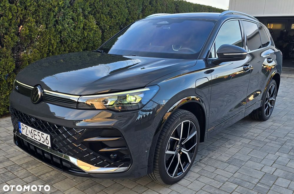 Volkswagen Tiguan - 1