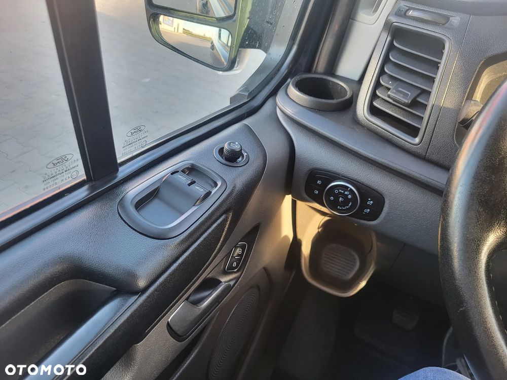 Ford Transit - 38