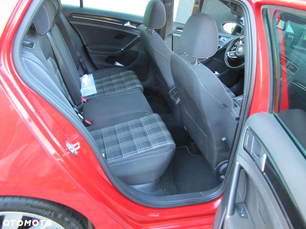 Volkswagen Golf VII 2.0 TDI BMT GTD DSG - 28