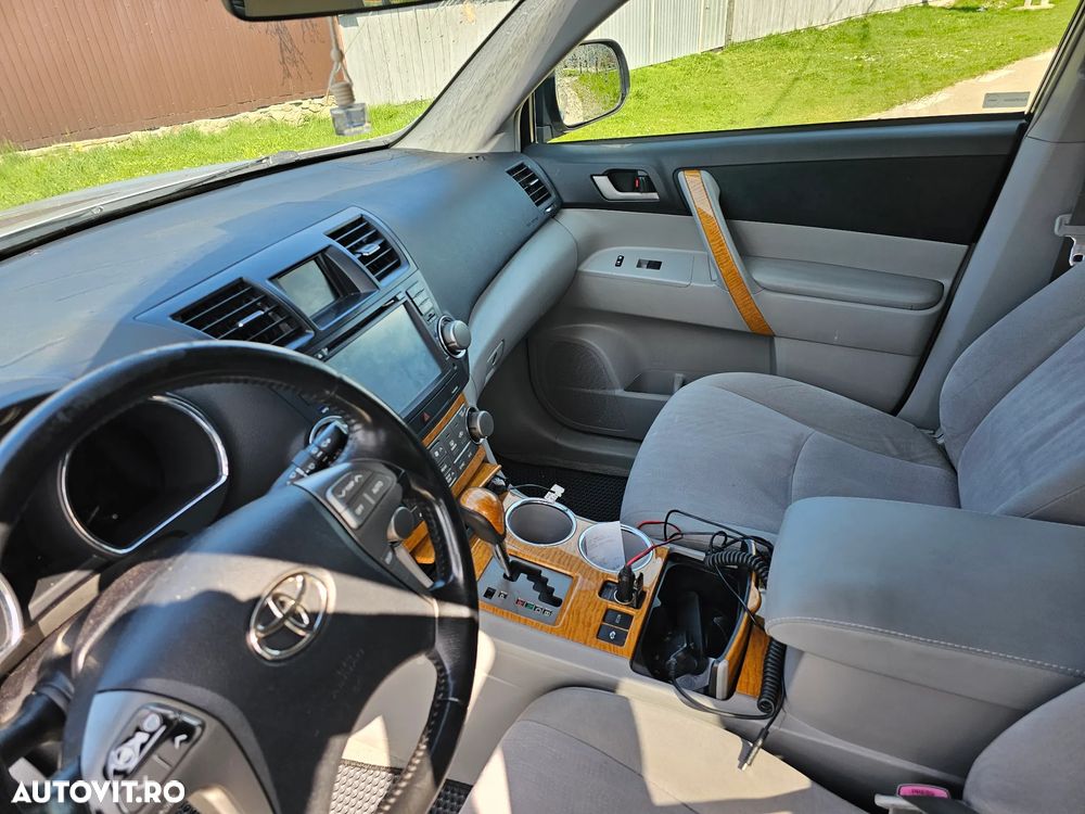 Toyota Highlander - 11