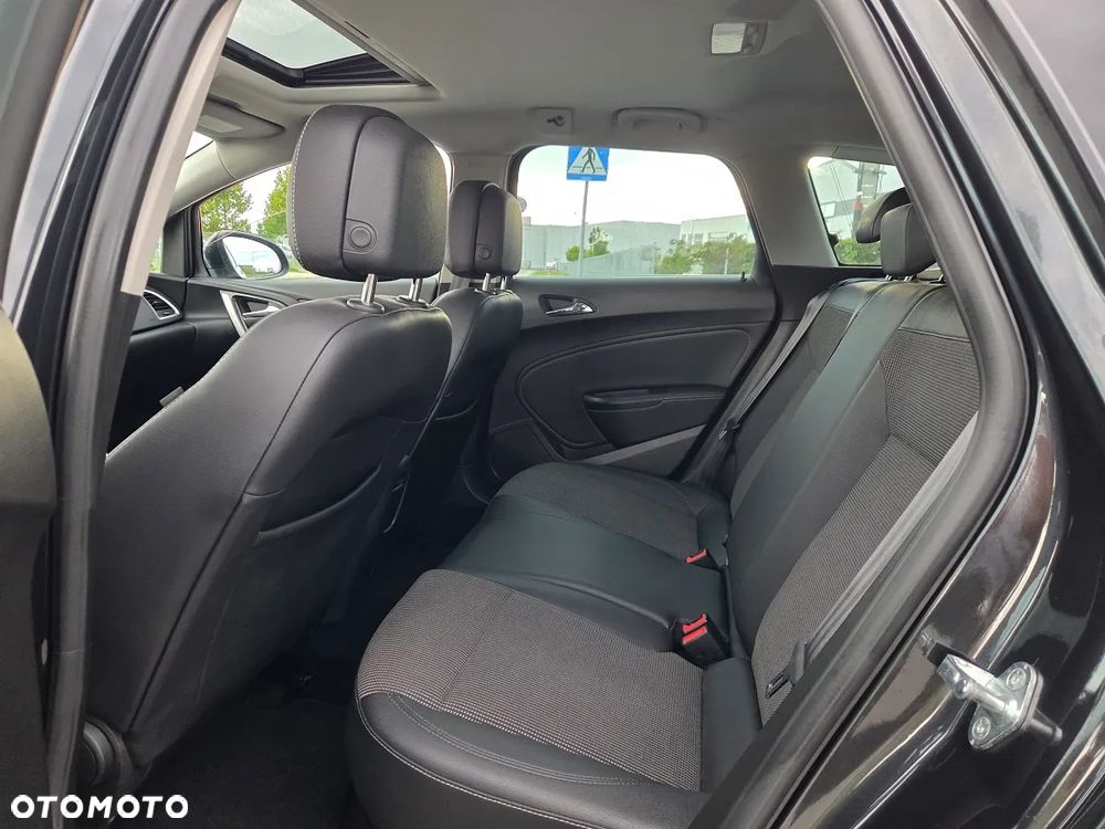 Opel Astra 1.4 Turbo Automatik Exklusiv - 10
