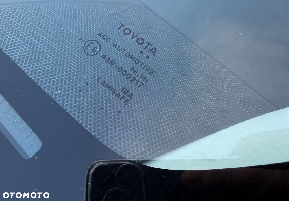 Toyota Prius (Hybrid) Executive - 18