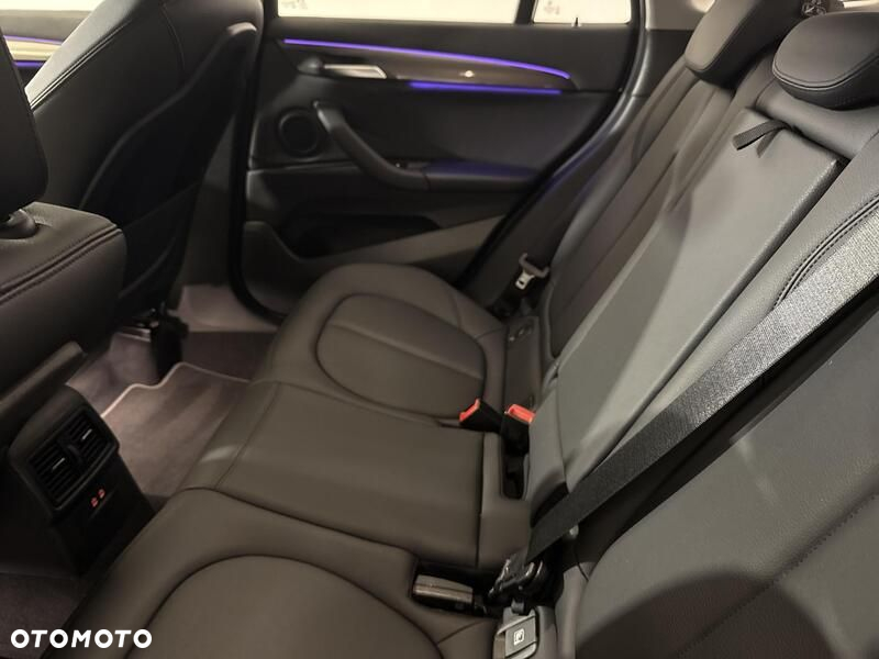 BMW X1 sDrive18i xLine - 21