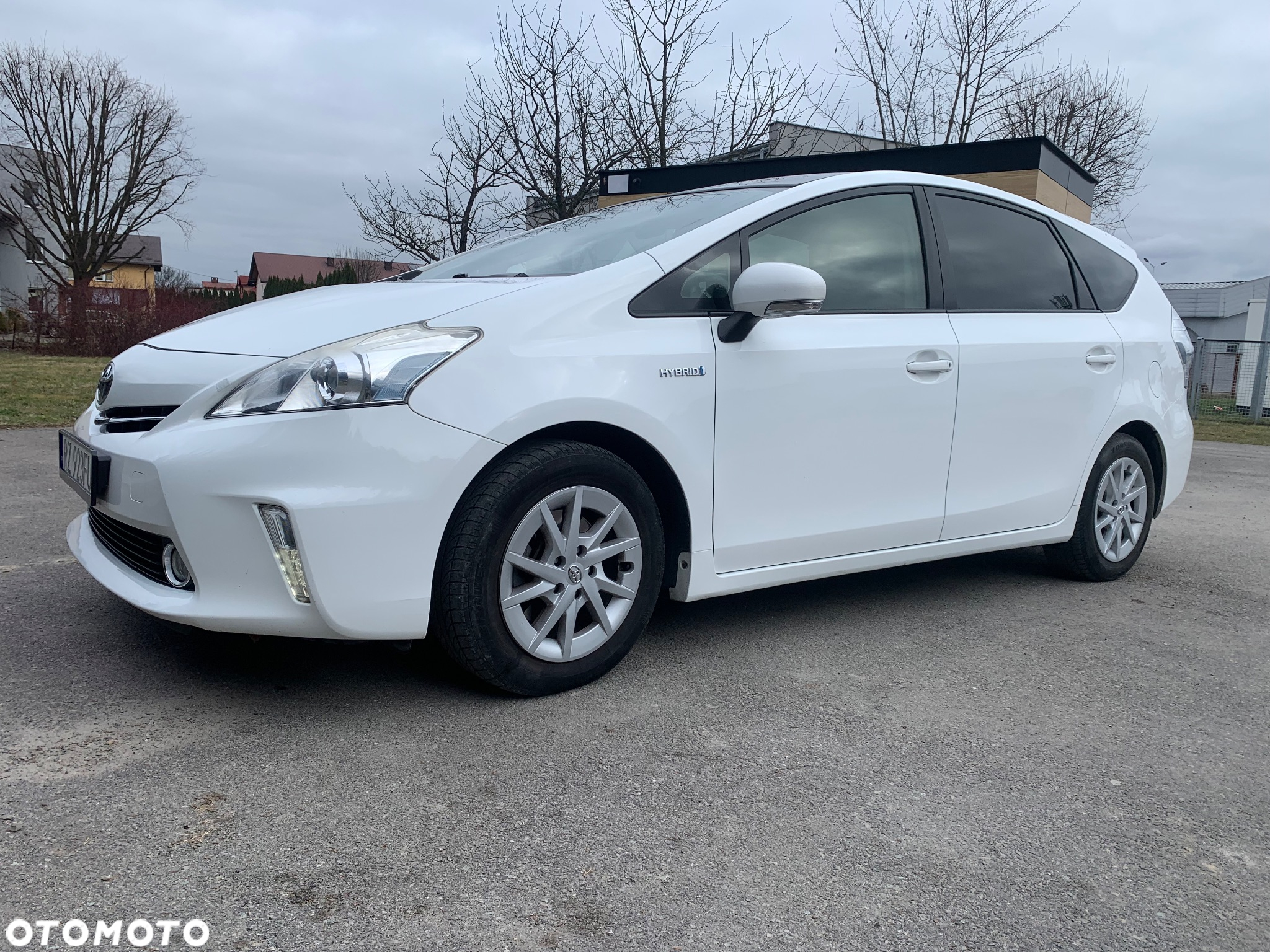 Toyota Prius+ (Hybrid) - 3