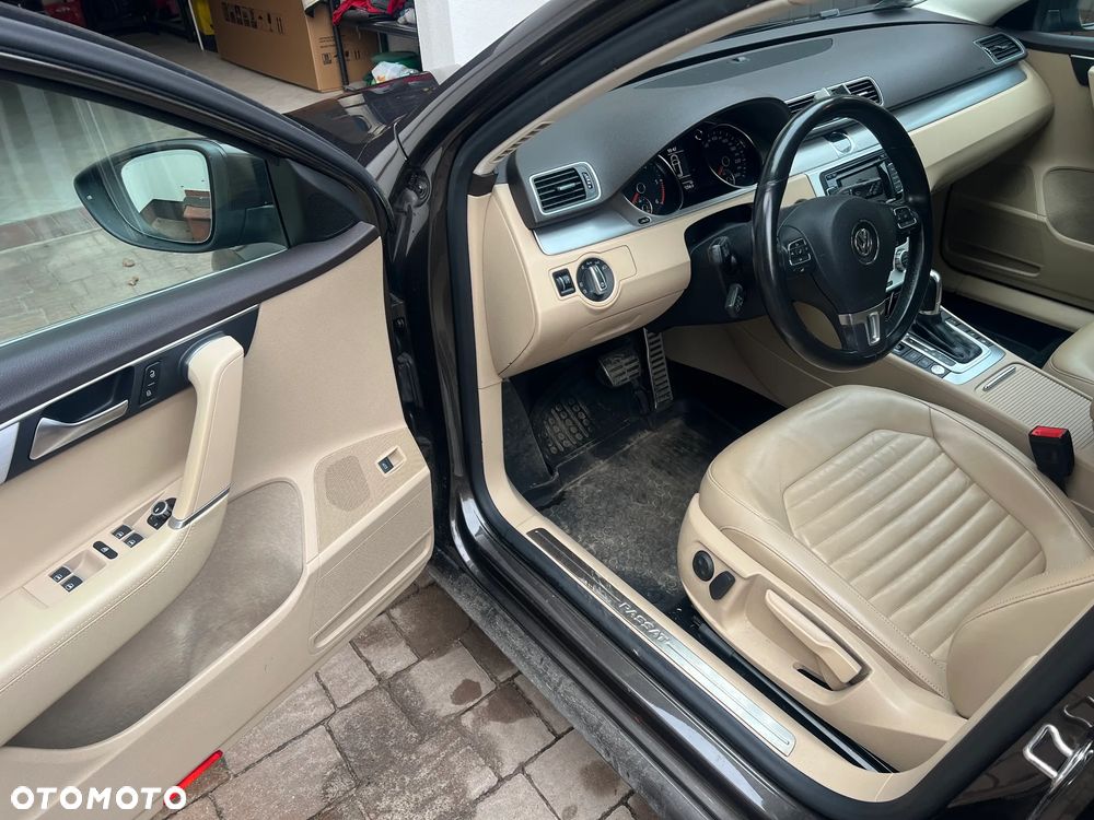 Volkswagen Passat 2.0 TDI Highline DSG - 4