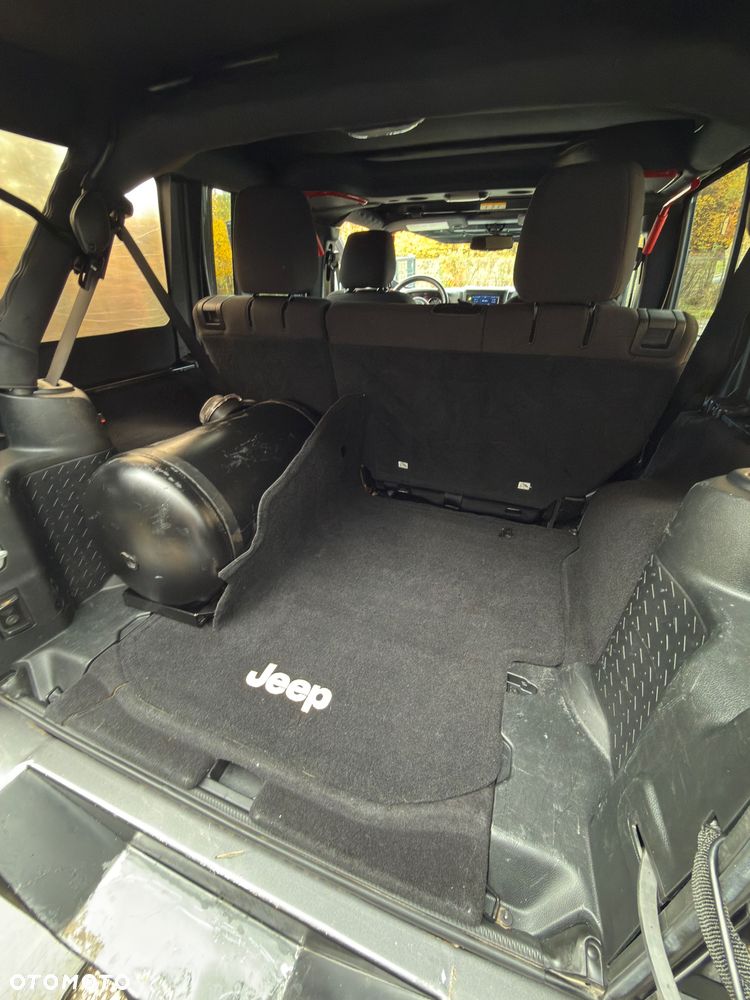 Jeep Wrangler - 9