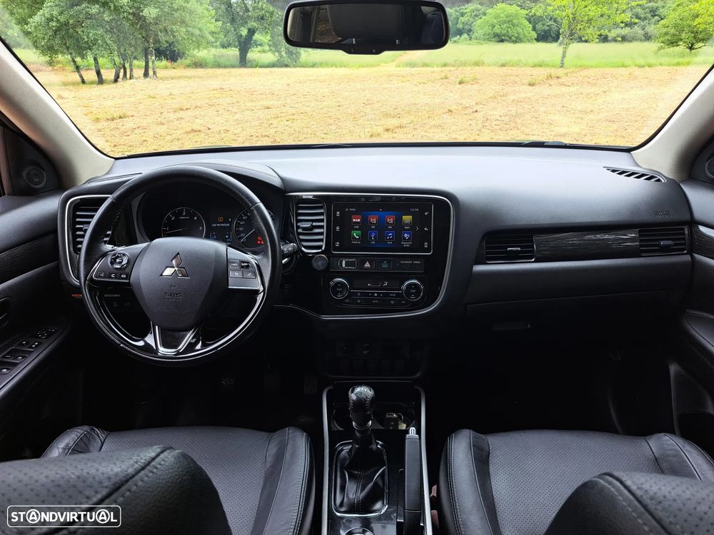 Mitsubishi Outlander 2.2 DI-D Intense - 3