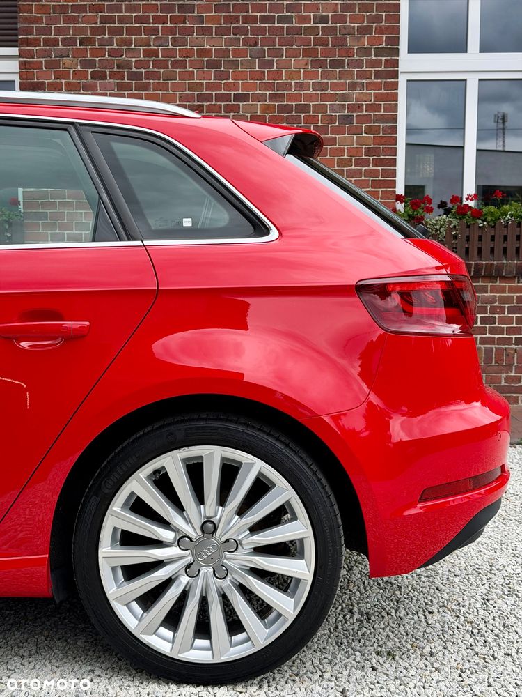 Audi A3 Sportback 1.4 TFSI E-tron Ambiente e-S tronic - 26