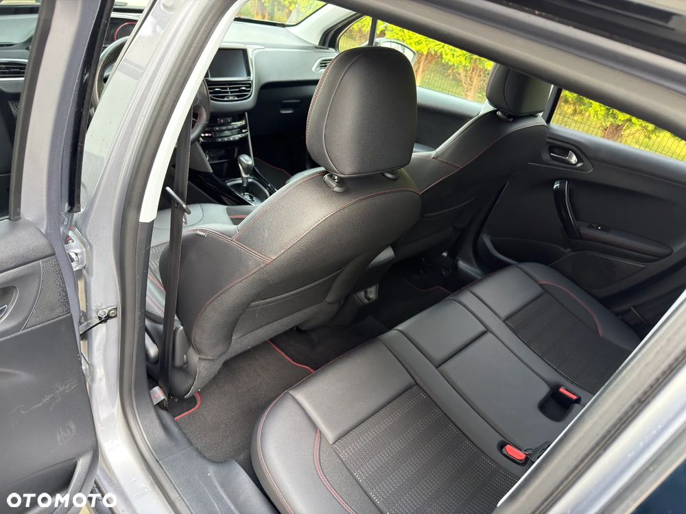Peugeot 2008 PureTech 110 Stop&Start EAT6 GT-Line Edition - 14
