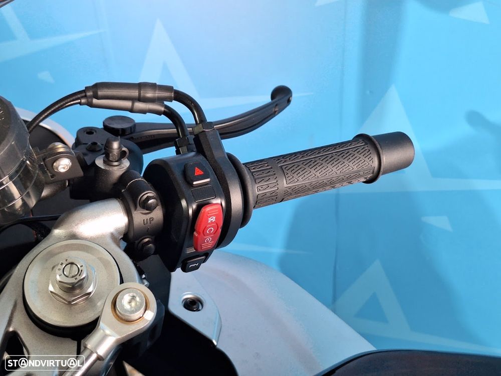 CF Moto 675SR-R - 9