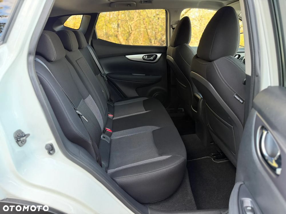 Nissan Qashqai 1.3 DIG-T N-Connecta - 34