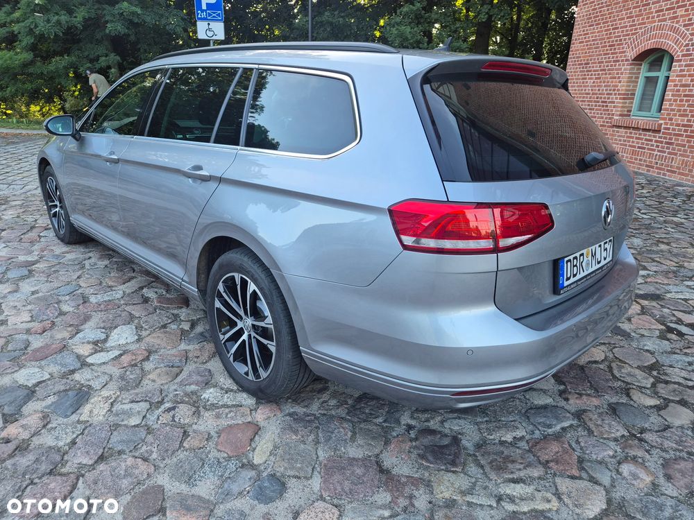 Volkswagen Passat Variant 2.0 TDI (BlueMotion Technology) Comfortline - 16
