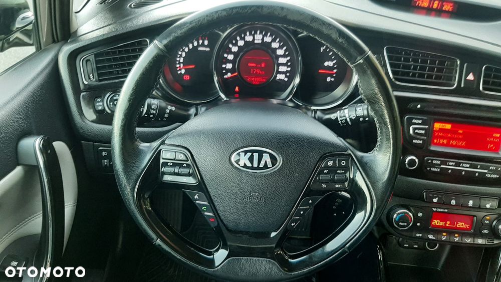 Kia Ceed 1.6 GDI Dream Team Edition - 16