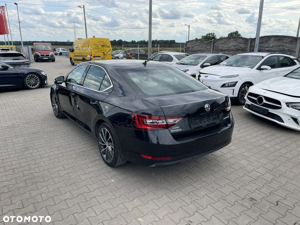 Skoda Superb 2.0 TDI L&K - 4