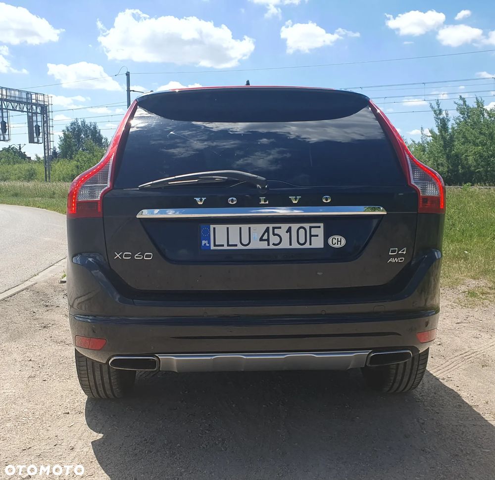 Volvo XC 60 D4 AWD Geartronic Momentum - 11