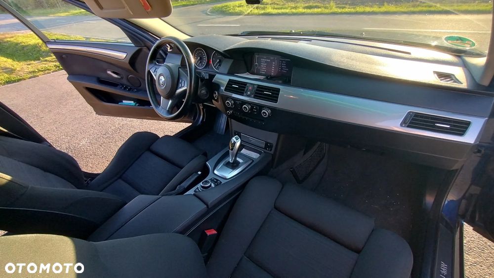 BMW Seria 5 520d Touring - 12