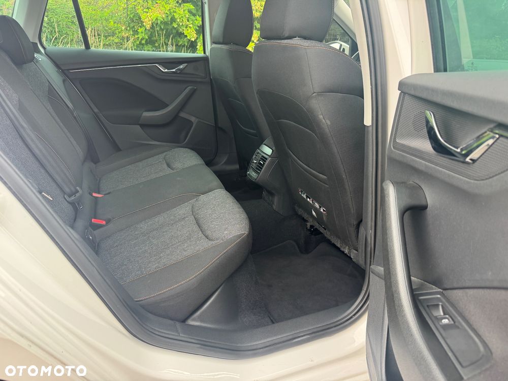 Skoda Kamiq 1.0 TSI DSG Clever - 10