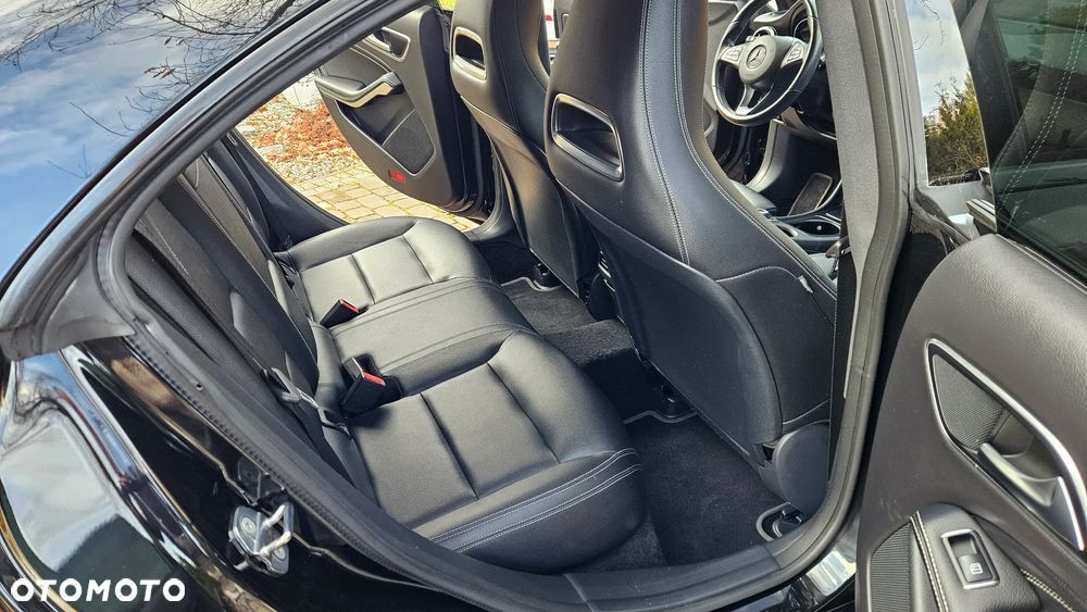 Mercedes-Benz CLA - 36