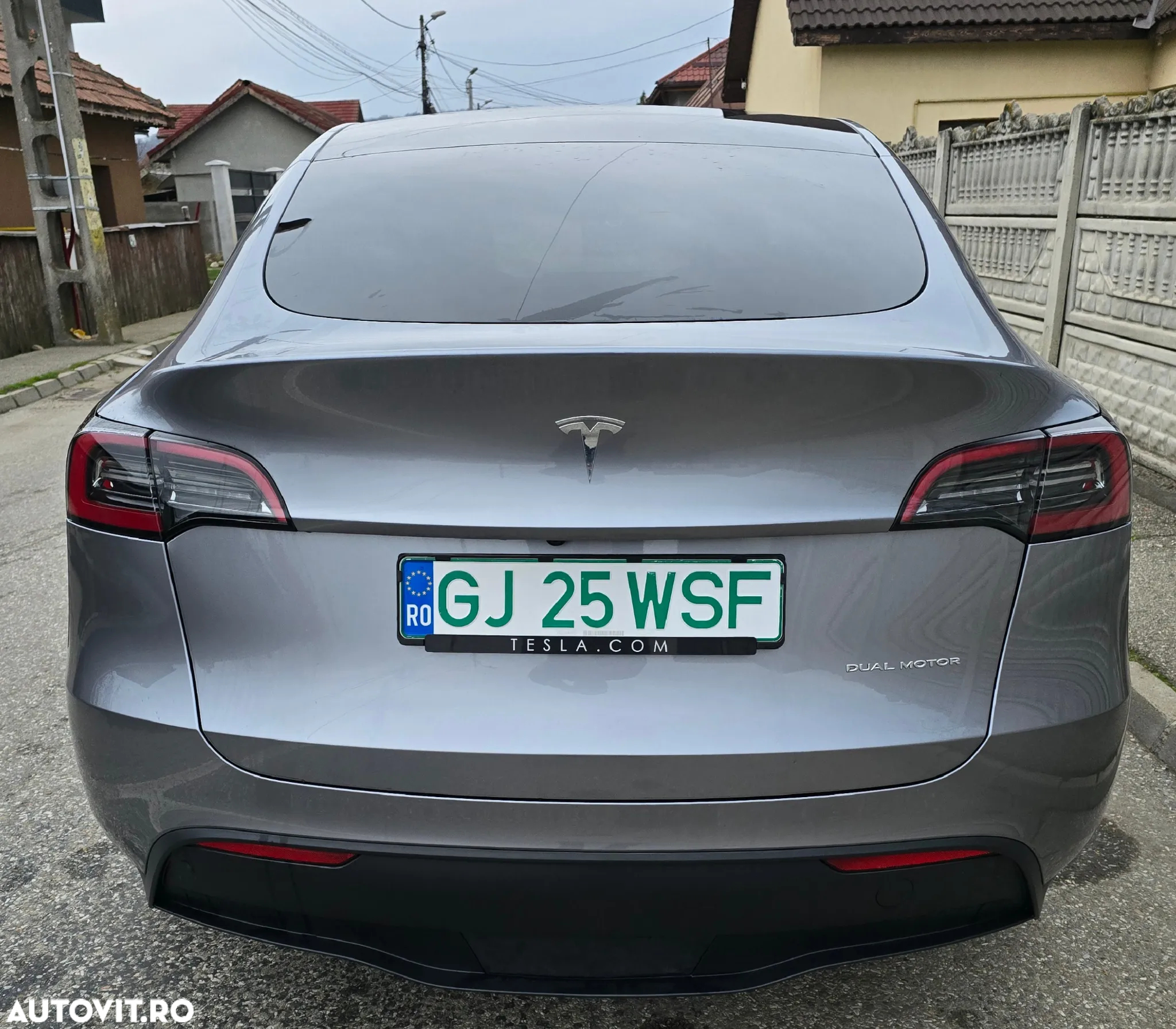 Tesla Model Y Long Range Dual Motor AWD - 8