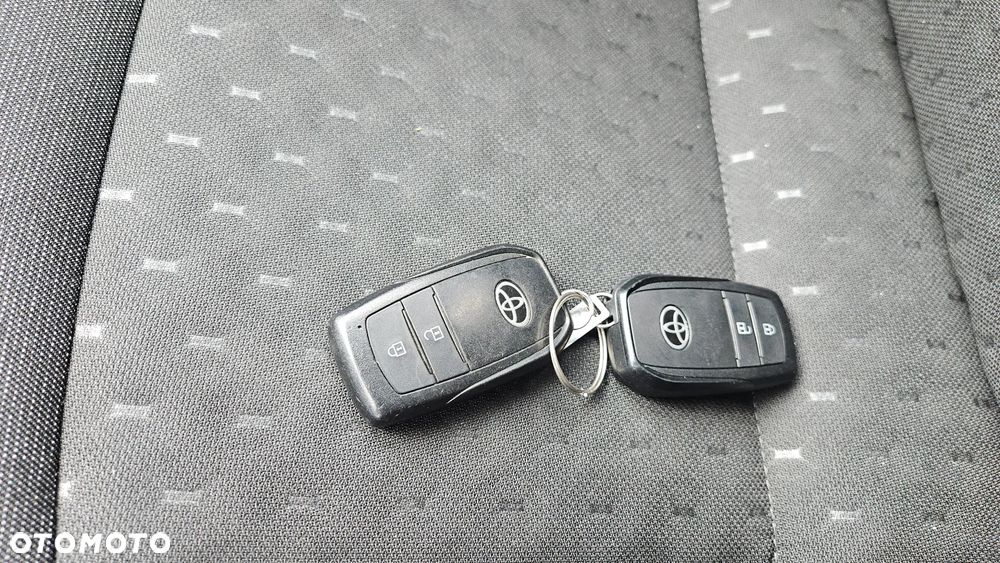 Toyota Corolla - 23