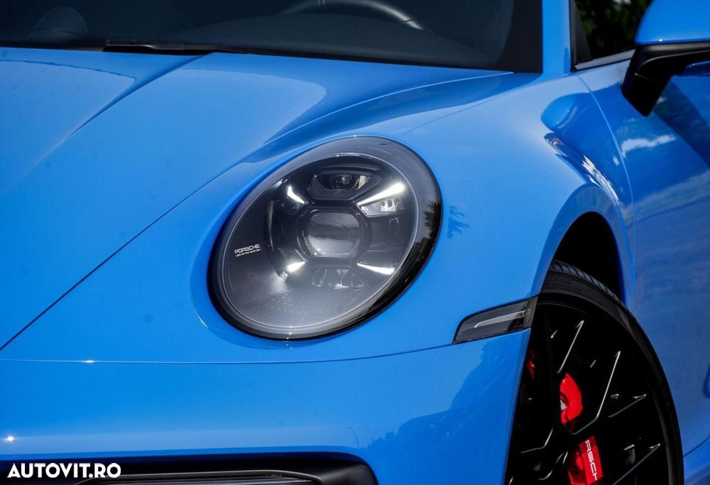 Porsche 911 Carrera 4 GTS PDK - 7