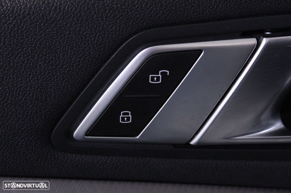 BMW 116 d Pack Desportivo M Auto - 20