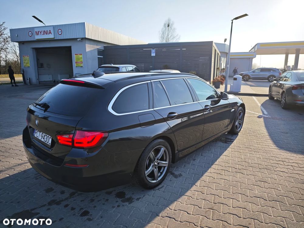 BMW Seria 5 520d Luxury Line - 9