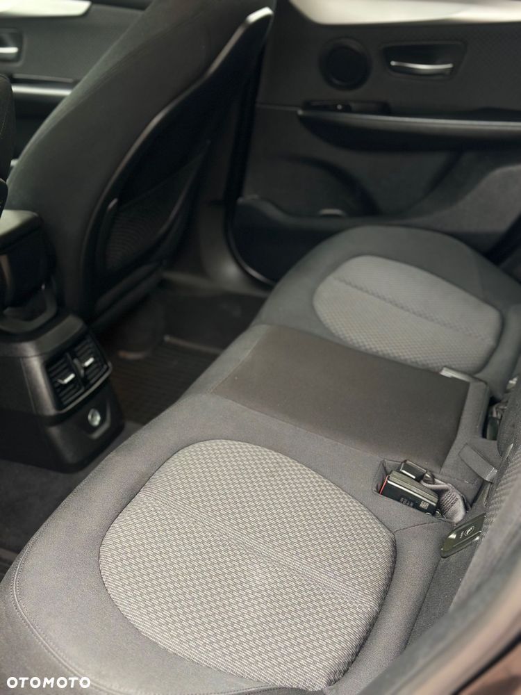 BMW Seria 2 218d - 14