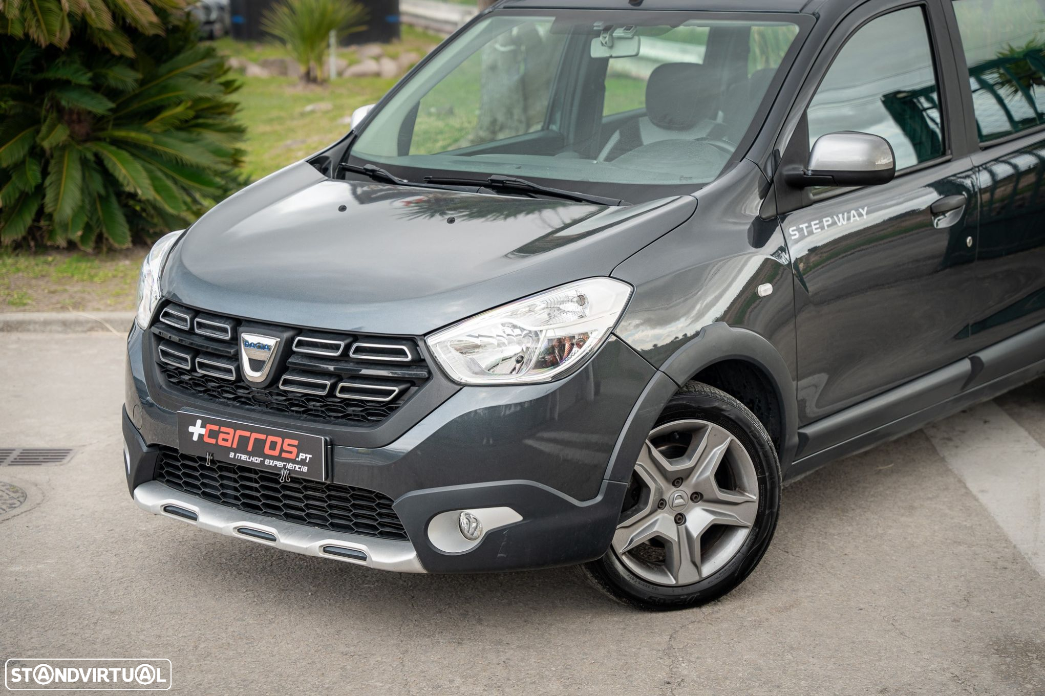 Dacia Lodgy 1.5 Blue dCi Stepway 7L - 2