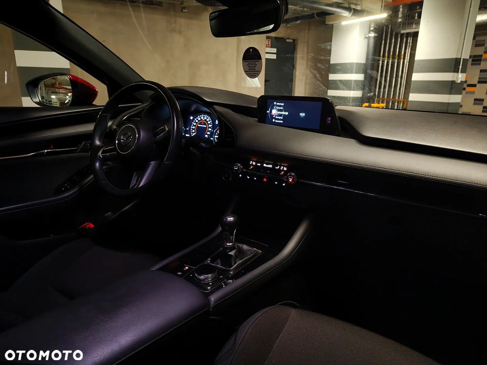 Mazda 3 e-SKYACTIV-G 2.0 M HYBRID - 26