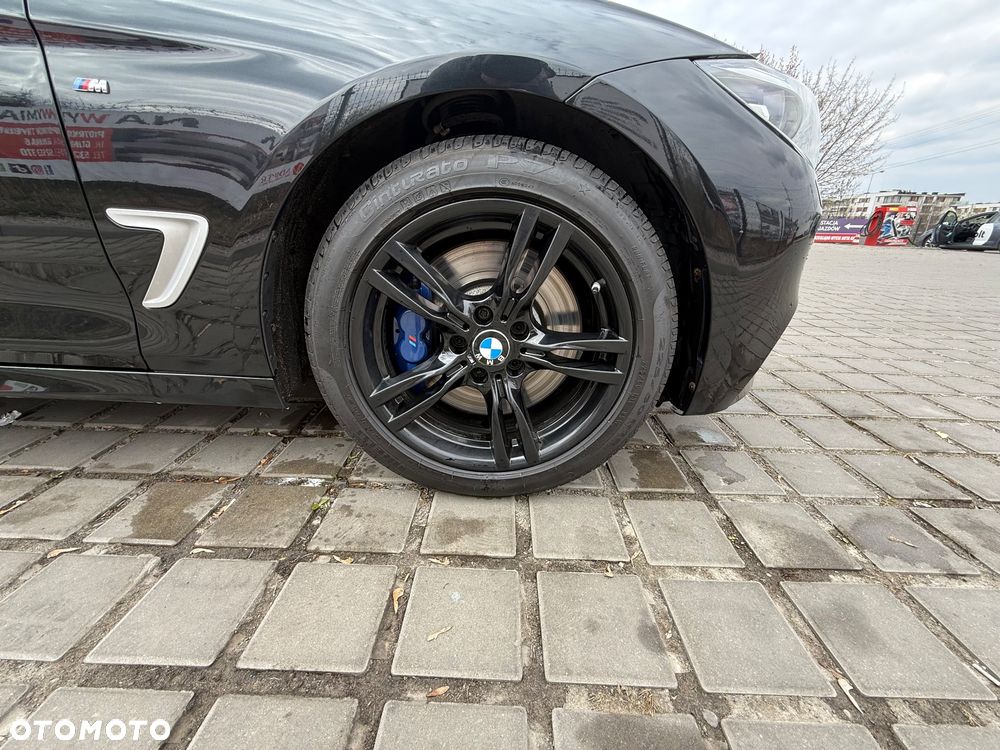 BMW Seria 3 330i xDrive M Sport - 11