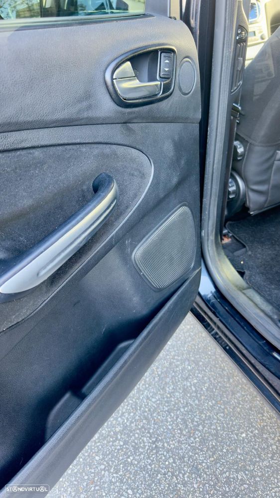 Ford S-Max 2.0 TDCi Titanium 7L - 18