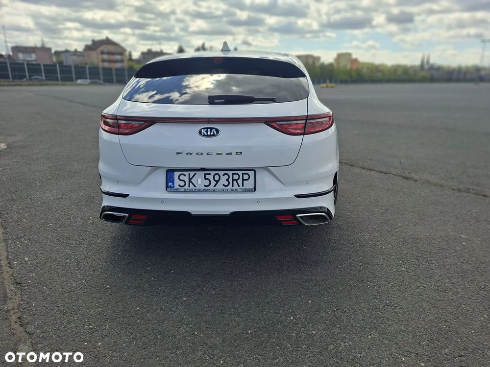 Kia ProCeed 1.6 T-GDI GT DCT - 28
