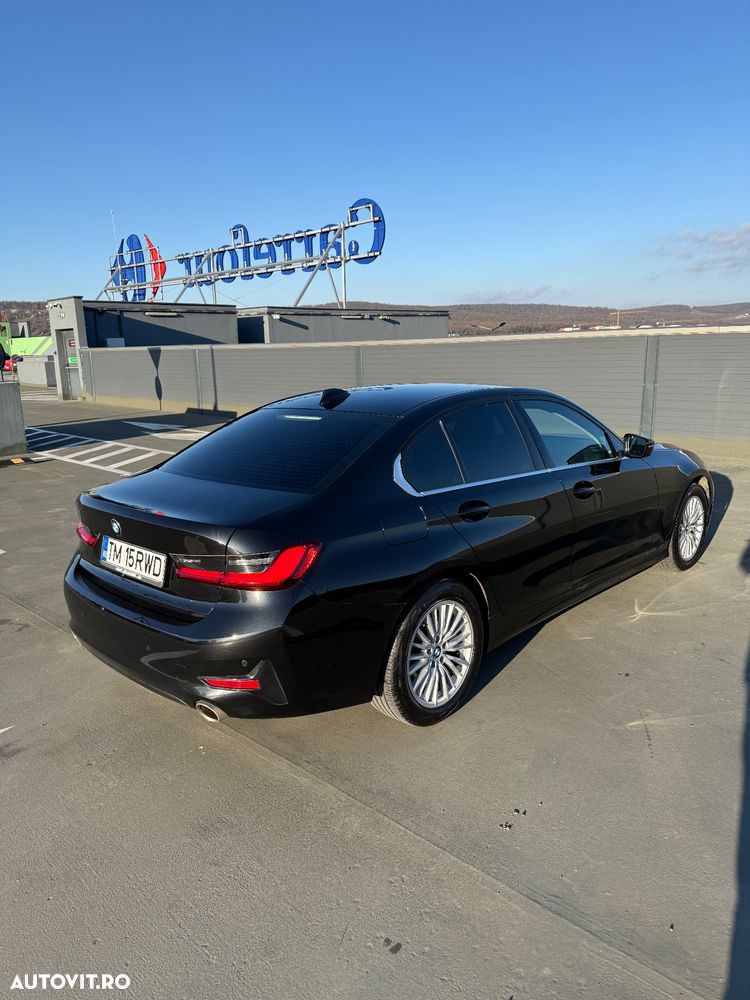 BMW Seria 3 320i GT Aut. Luxury Line - 8