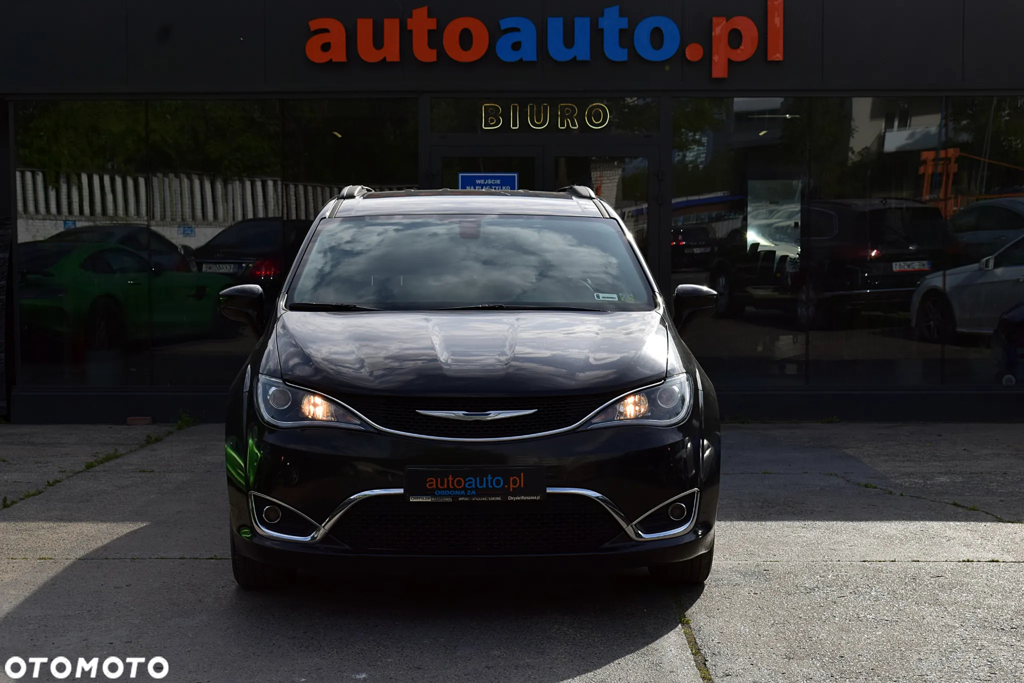 Chrysler Pacifica - 2